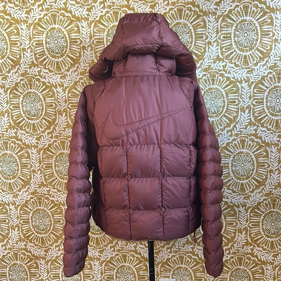 NWT Nike Swoosh Puffer PrimaLoft Therma-FIT Oversized Hooded Jacket in Red Sz M - Picture 11 of 16
